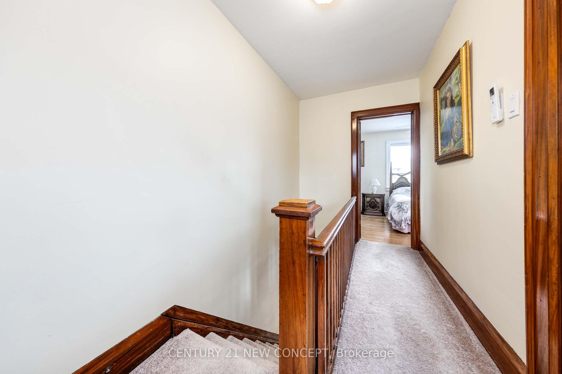Photo 9 of 52 Frankdale Avenue, Toronto, Danforth Village-East York — HOMEH