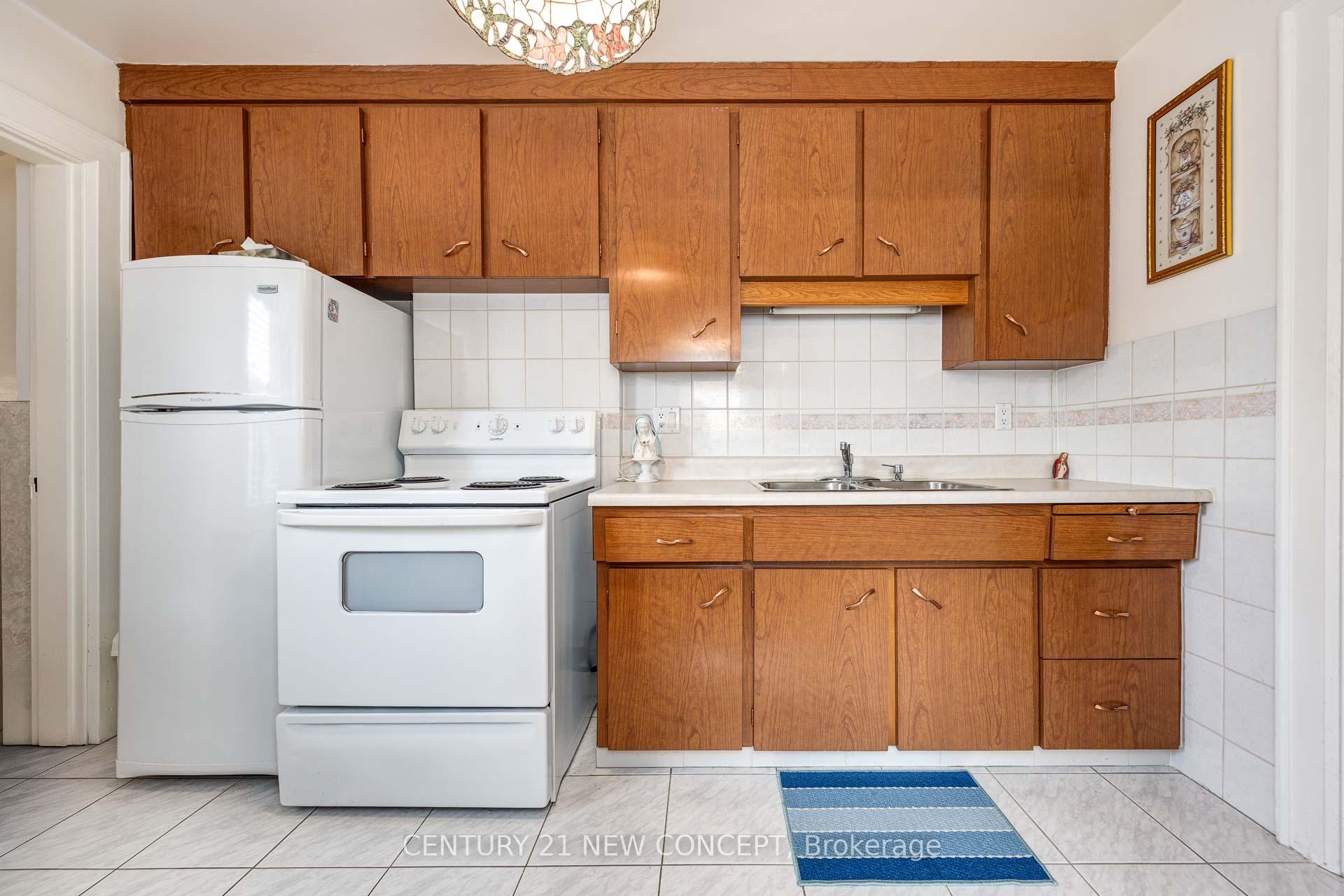 Photo 11 of 52 Frankdale Avenue, Toronto, Danforth Village-East York — HOMEH