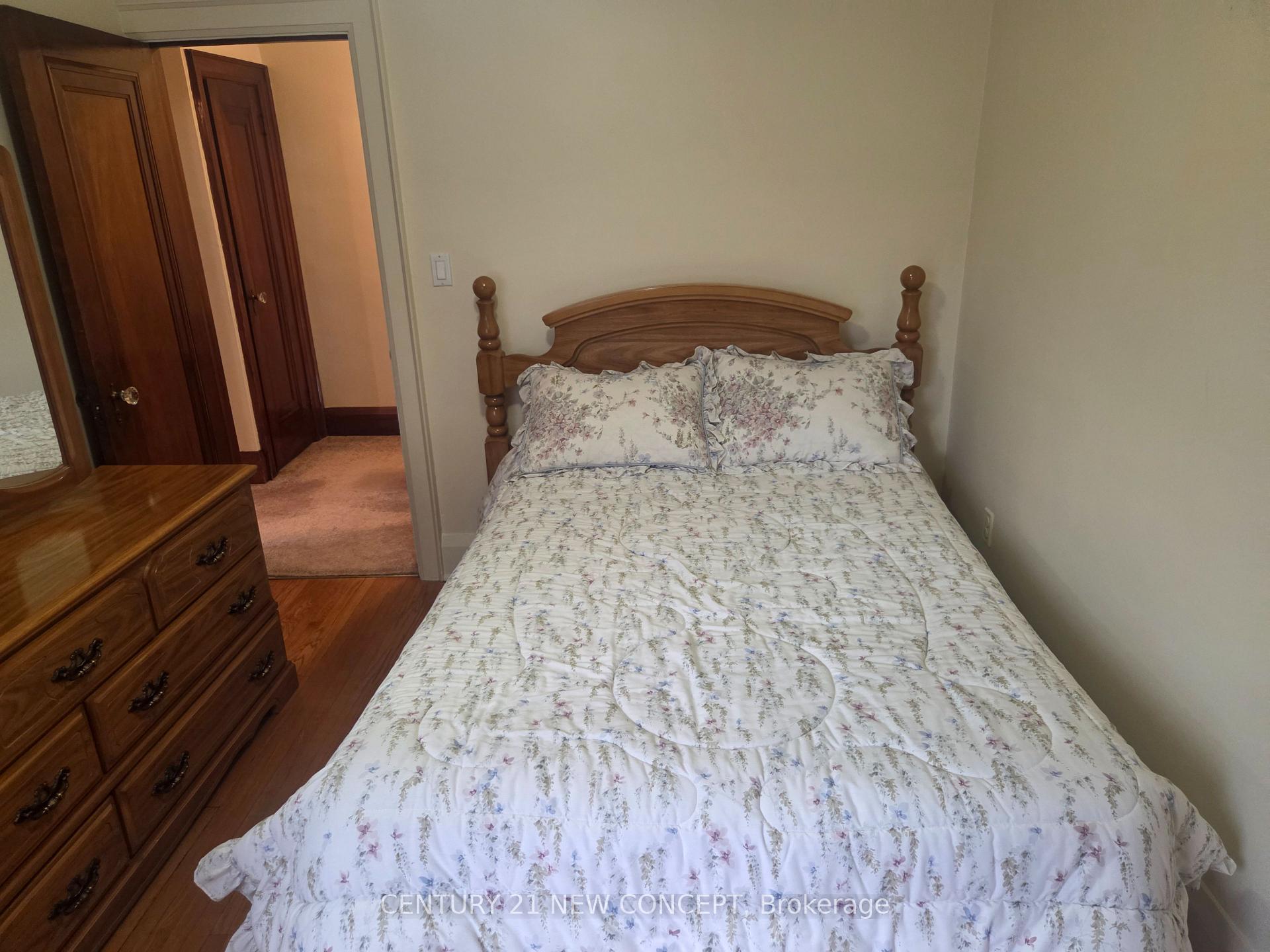 Photo 15 of 52 Frankdale Avenue, Toronto, Danforth Village-East York — HOMEH