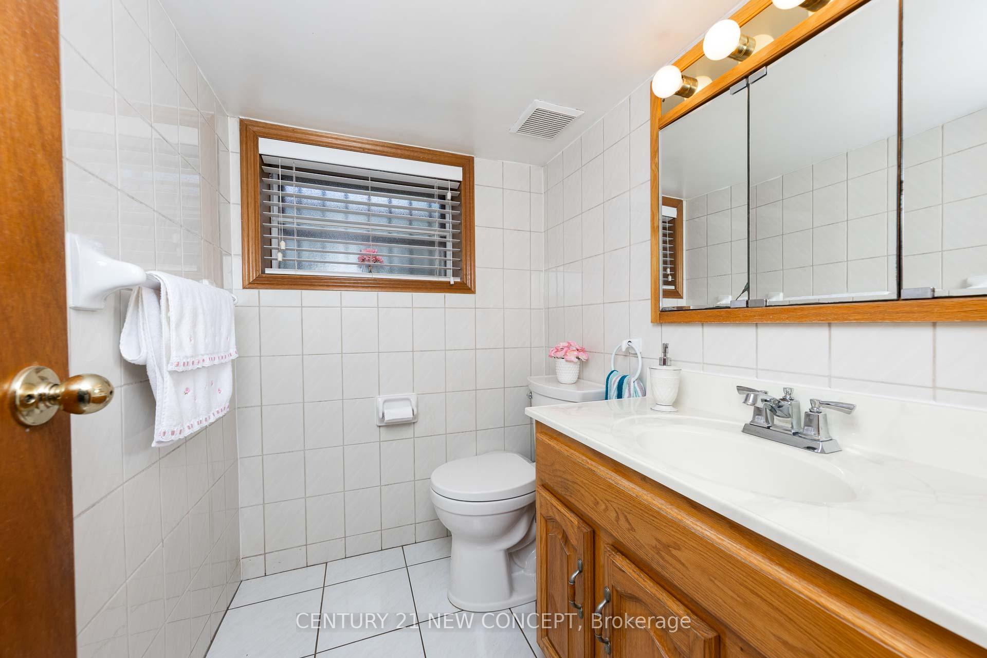 Photo 23 of 52 Frankdale Avenue, Toronto, Danforth Village-East York — HOMEH