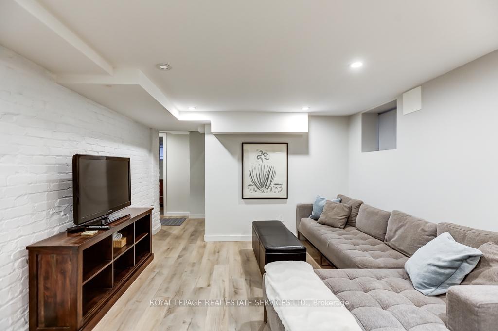 Photo 13 of 5 Belsize Drive, Toronto, Mount Pleasant West — HOMEH