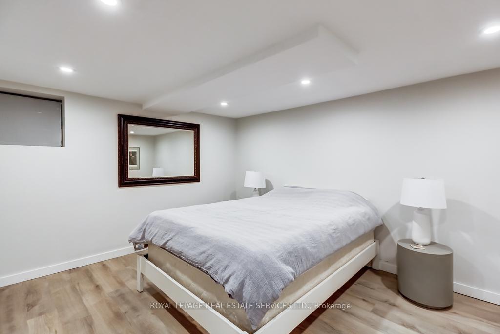 Photo 10 of 5 Belsize Drive, Toronto, Mount Pleasant West — HOMEH