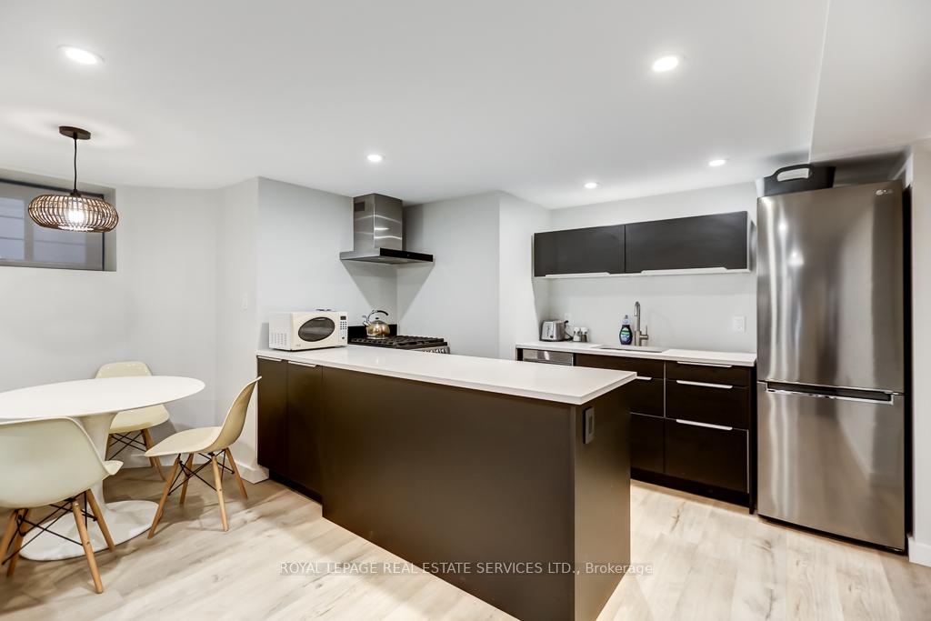Photo 16 of 5 Belsize Drive, Toronto, Mount Pleasant West — HOMEH