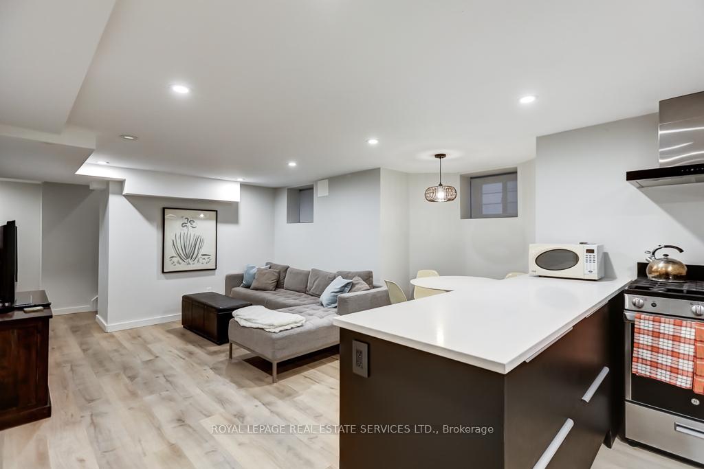 Photo 12 of 5 Belsize Drive, Toronto, Mount Pleasant West — HOMEH