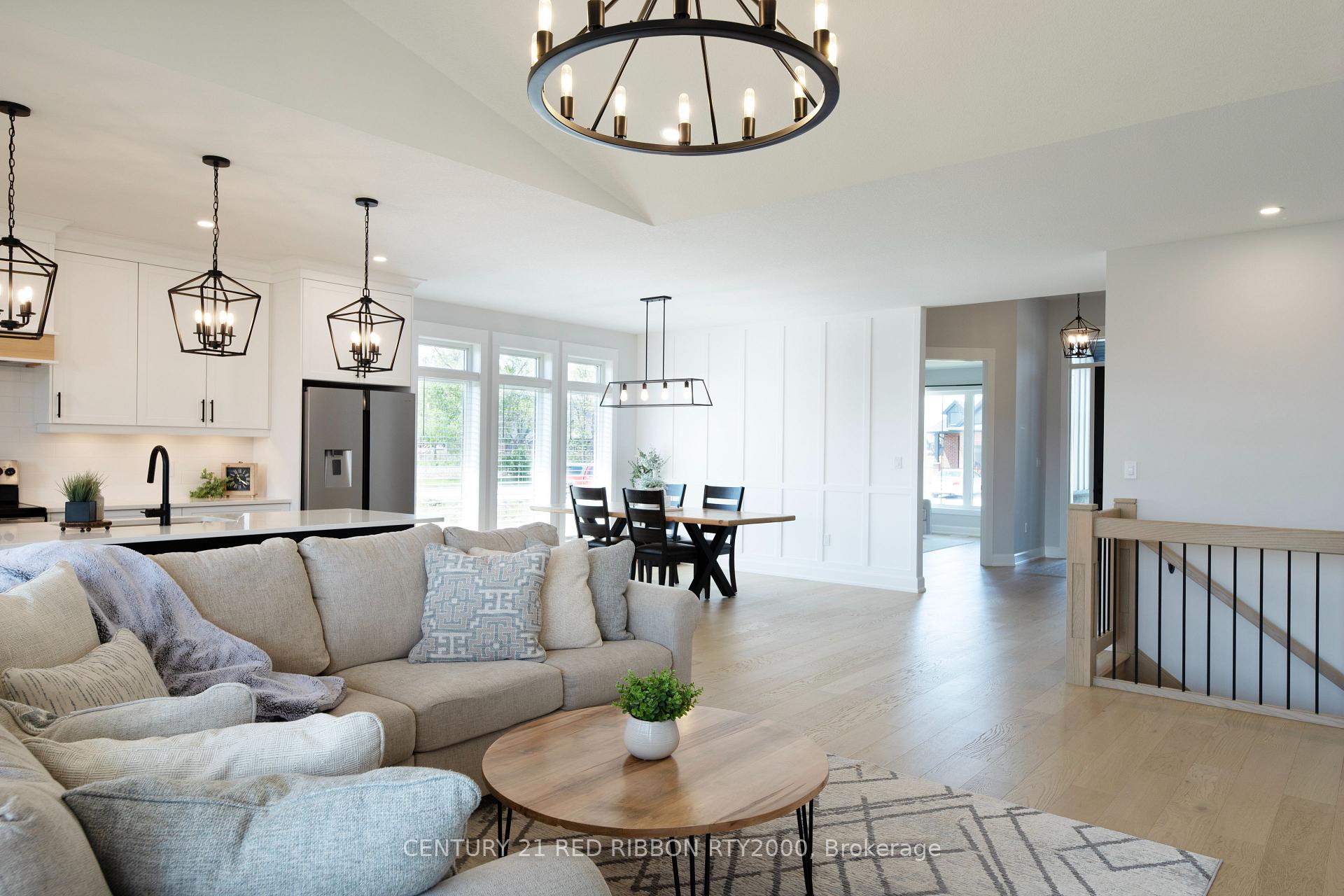 Photo 5 of 11 Briscoe Crescent, Strathroy-Caradoc, NE — HOMEH