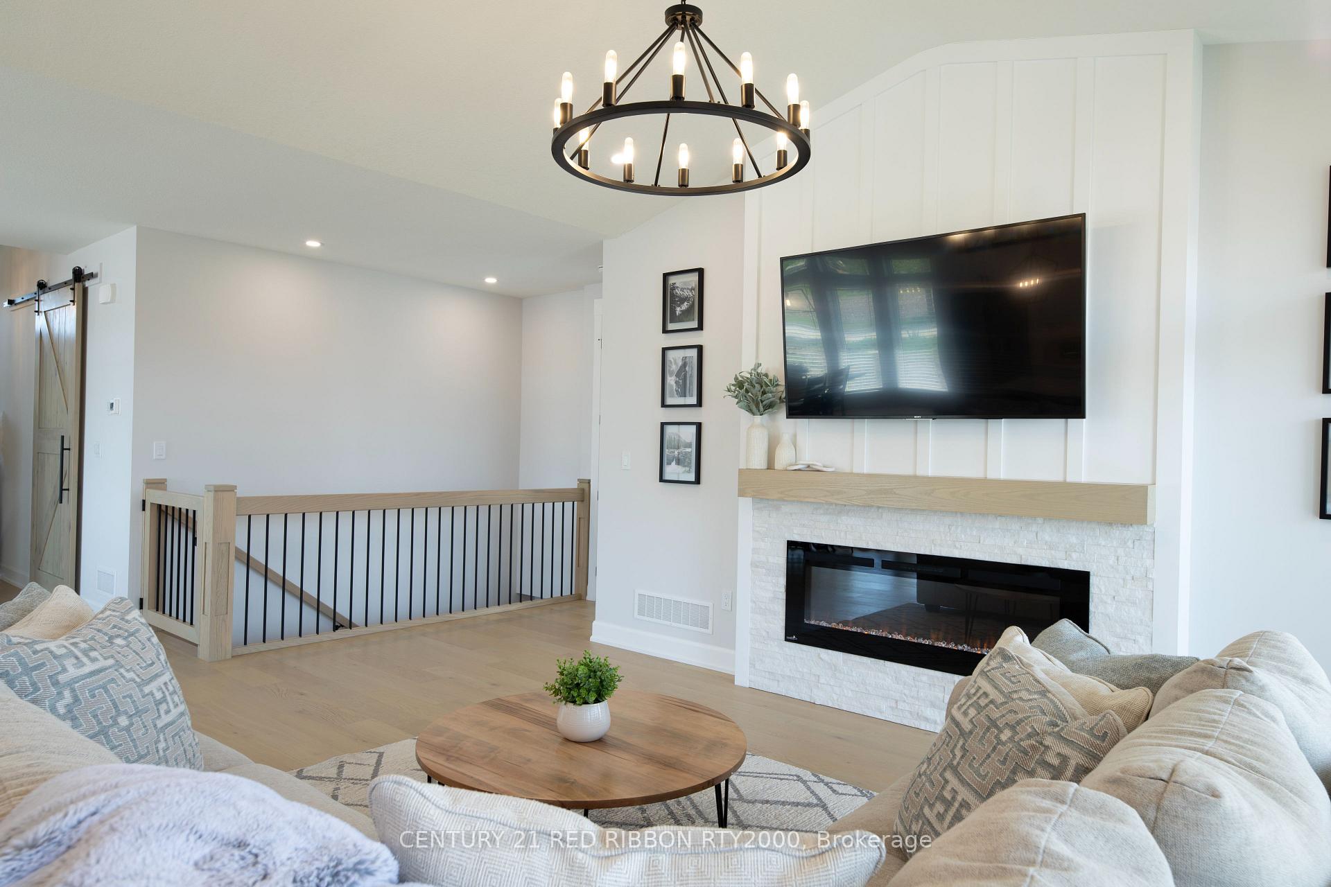 Photo 6 of 11 Briscoe Crescent, Strathroy-Caradoc, NE — HOMEH