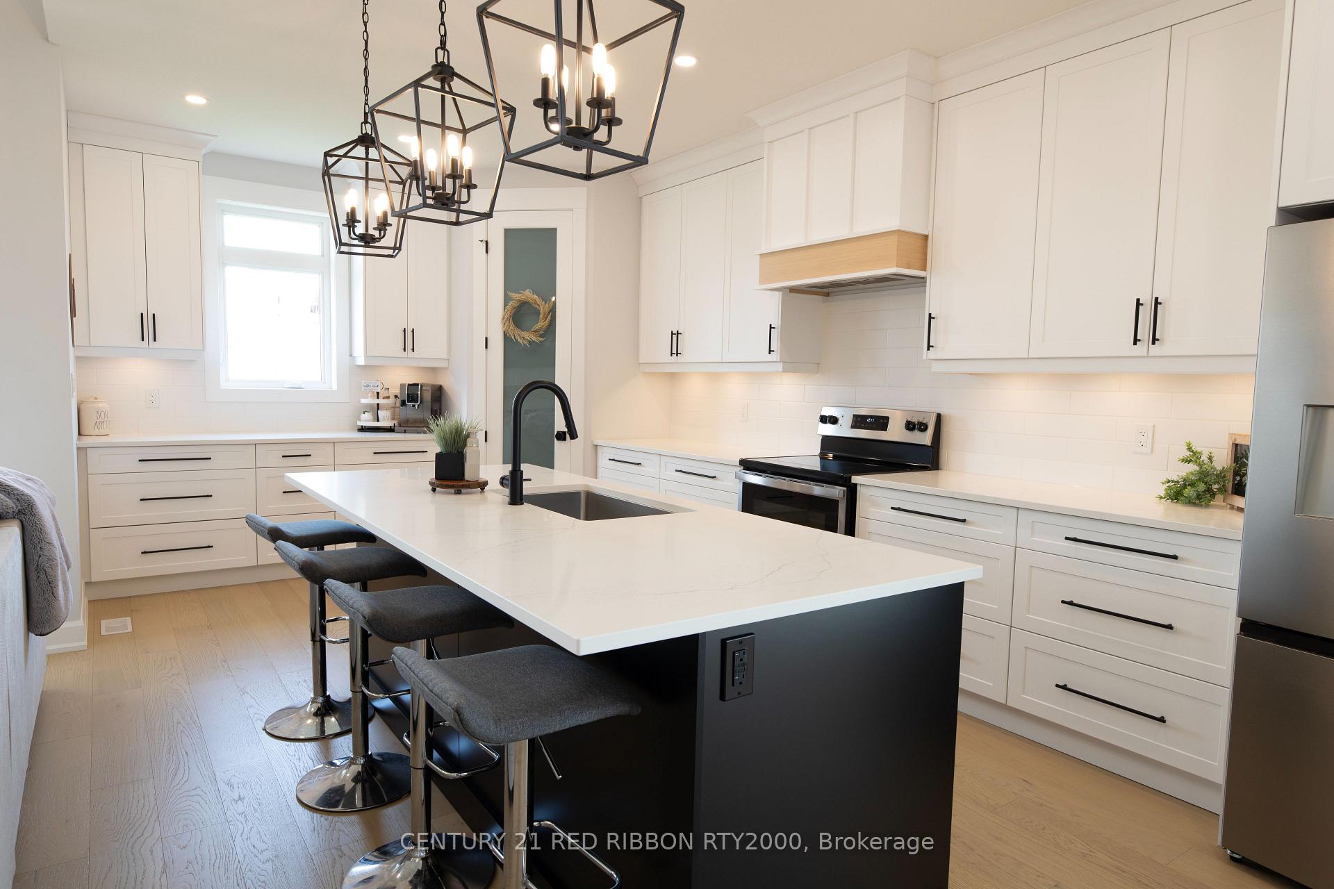 Photo 7 of 11 Briscoe Crescent, Strathroy-Caradoc, NE — HOMEH