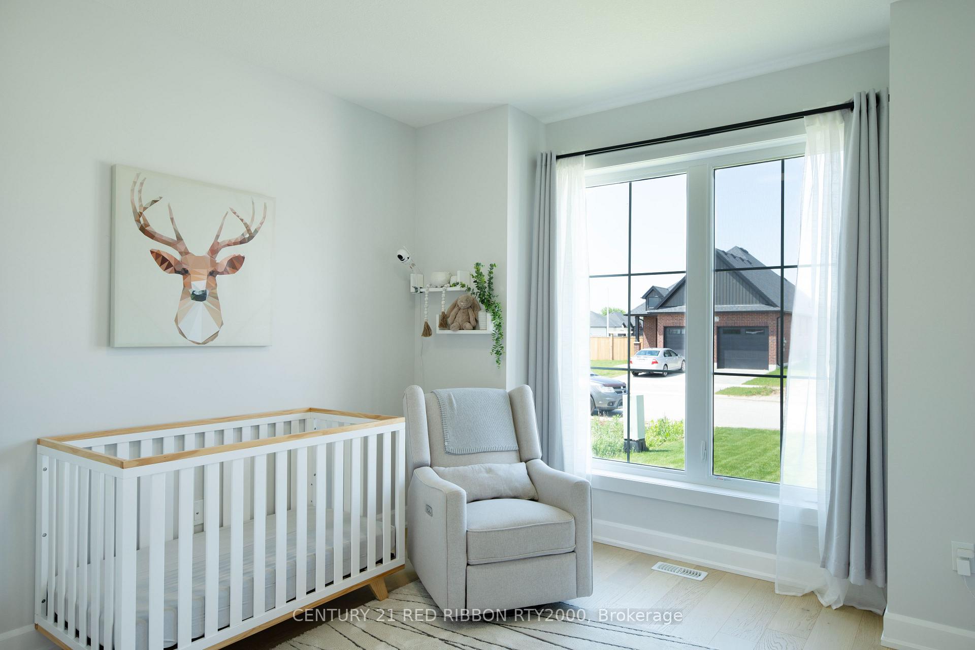 Photo 24 of 11 Briscoe Crescent, Strathroy-Caradoc, NE — HOMEH