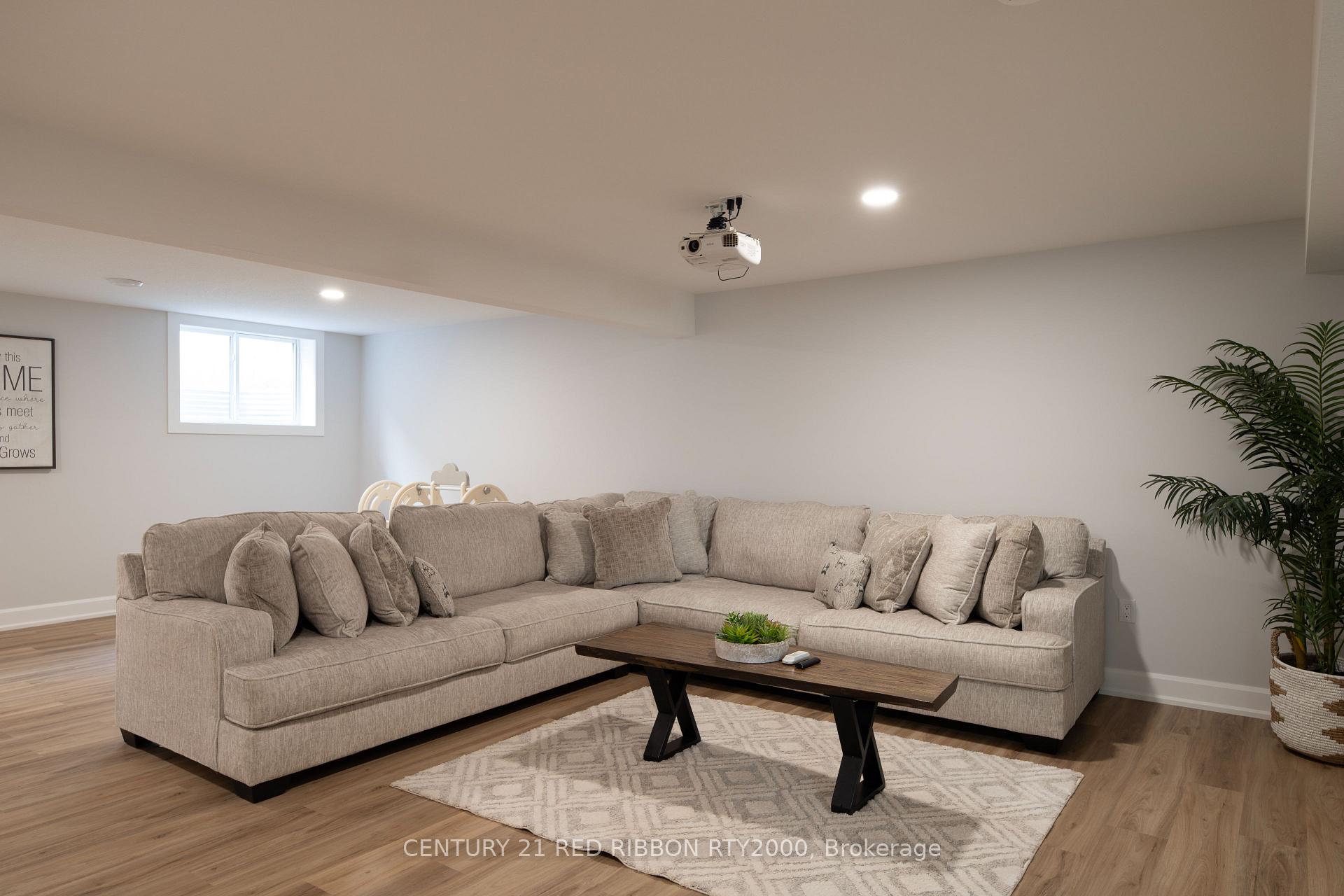 Photo 29 of 11 Briscoe Crescent, Strathroy-Caradoc, NE — HOMEH