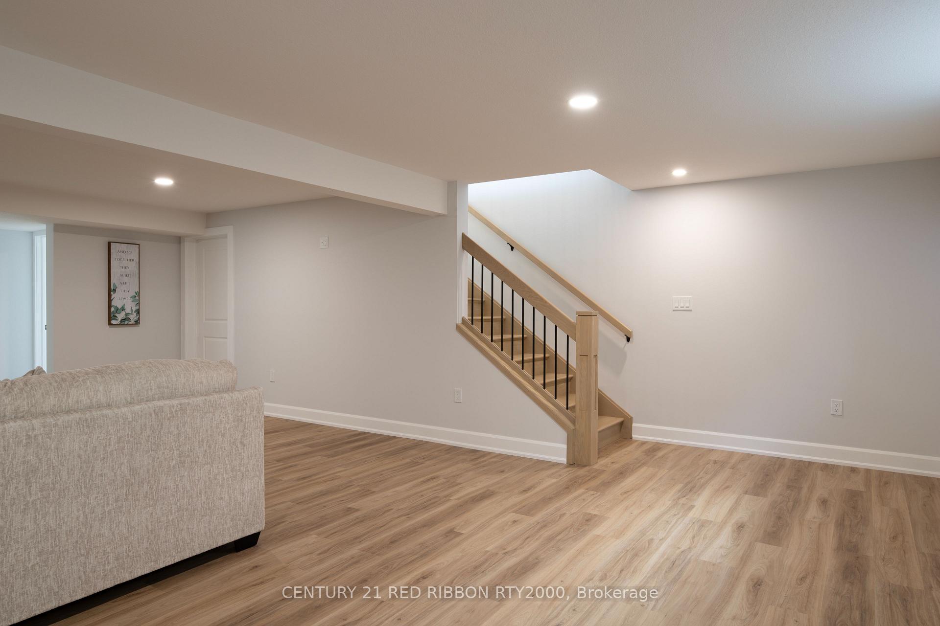 Photo 31 of 11 Briscoe Crescent, Strathroy-Caradoc, NE — HOMEH