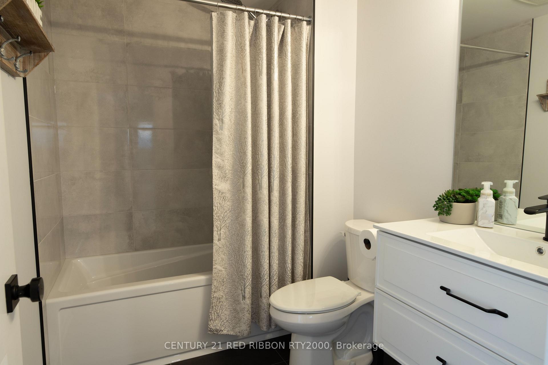 Photo 35 of 11 Briscoe Crescent, Strathroy-Caradoc, NE — HOMEH