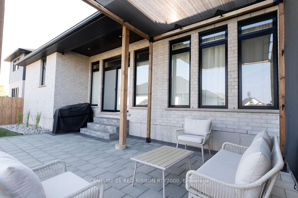 Photo 39 of 11 Briscoe Crescent, Strathroy-Caradoc, NE — HOMEH