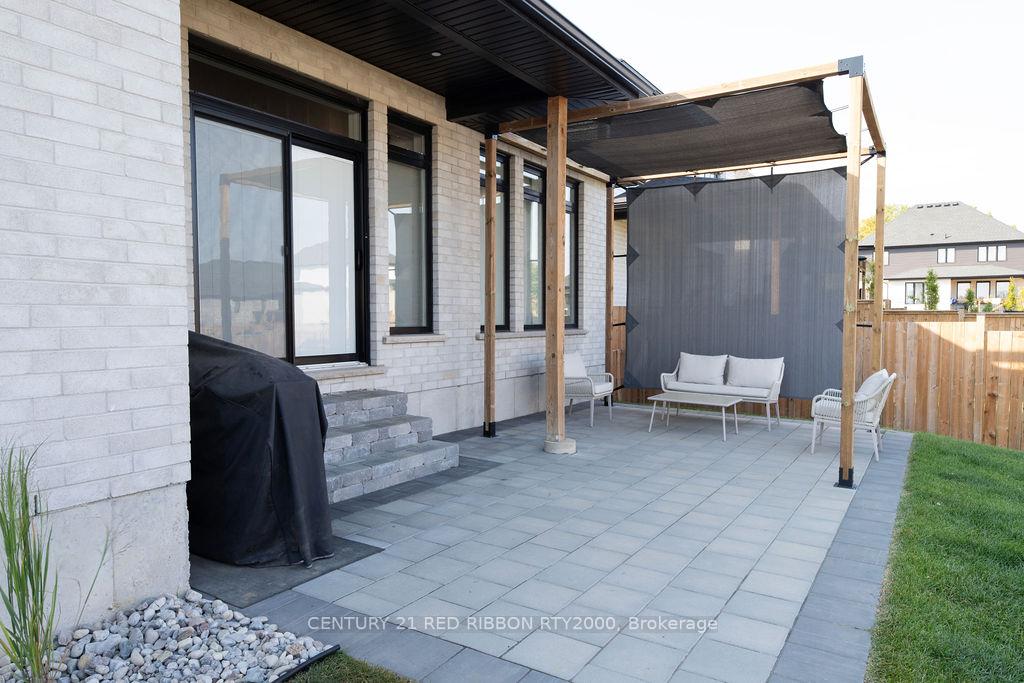 Photo 40 of 11 Briscoe Crescent, Strathroy-Caradoc, NE — HOMEH
