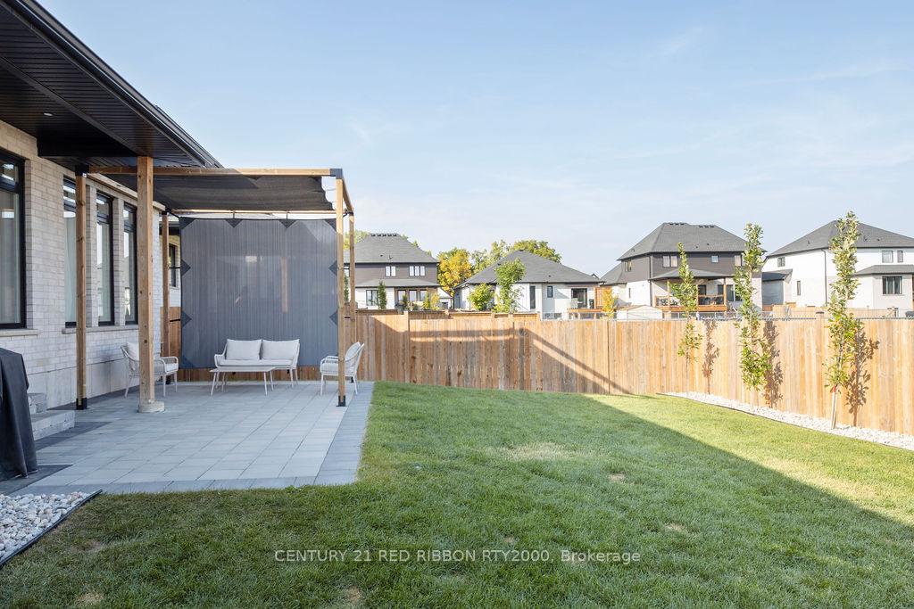Photo 41 of 11 Briscoe Crescent, Strathroy-Caradoc, NE — HOMEH