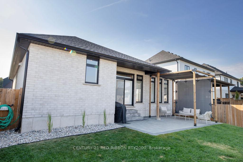 Photo 42 of 11 Briscoe Crescent, Strathroy-Caradoc, NE — HOMEH