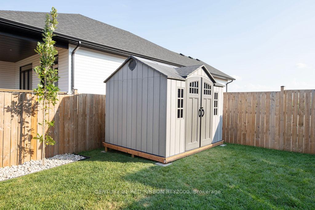 Photo 44 of 11 Briscoe Crescent, Strathroy-Caradoc, NE — HOMEH