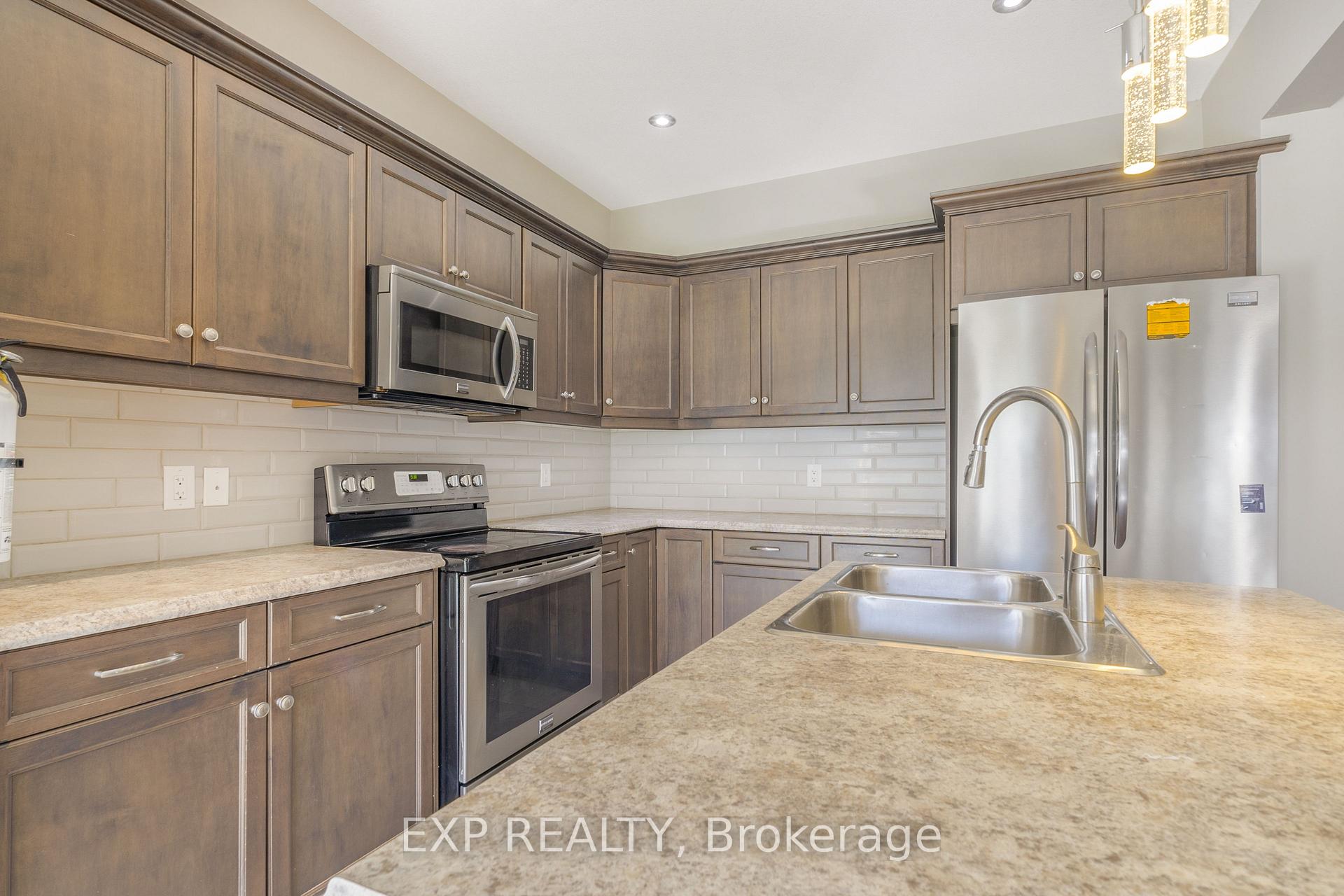 Photo 6 of 174 Winterberry Boulevard, Thorold, Confederation Heights — HOMEH