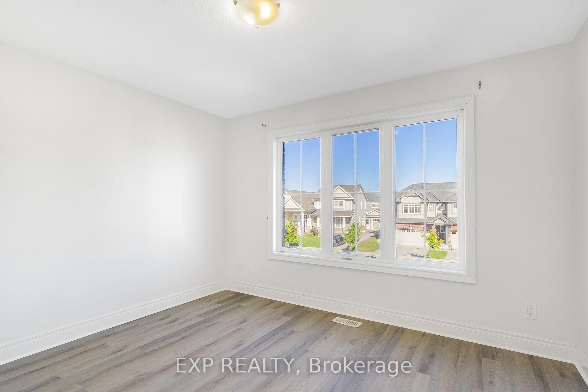 Photo 12 of 174 Winterberry Boulevard, Thorold, Confederation Heights — HOMEH