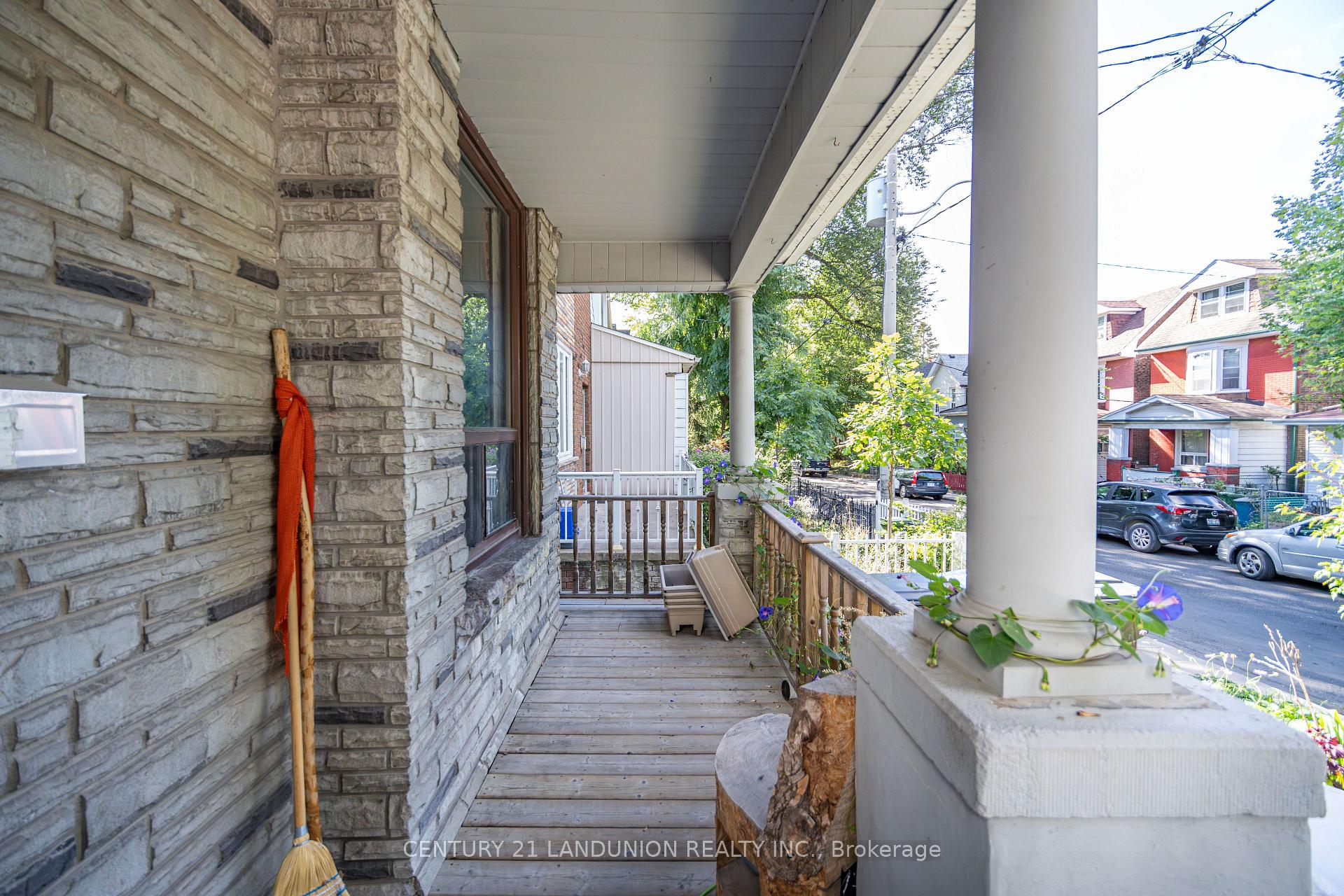 Photo 3 of 133 Galt Avenue, Toronto, South Riverdale — HOMEH