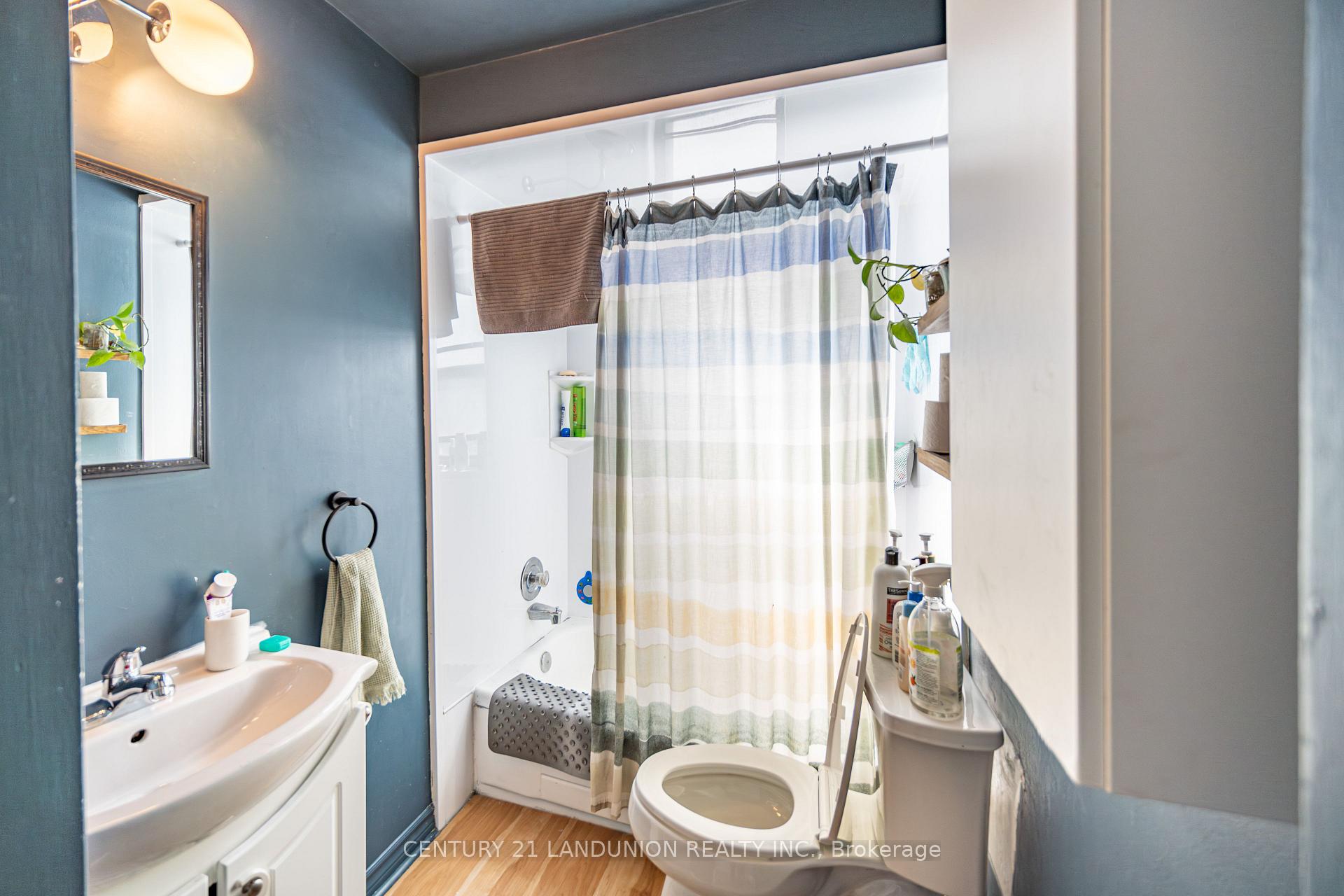 Photo 17 of 133 Galt Avenue, Toronto, South Riverdale — HOMEH