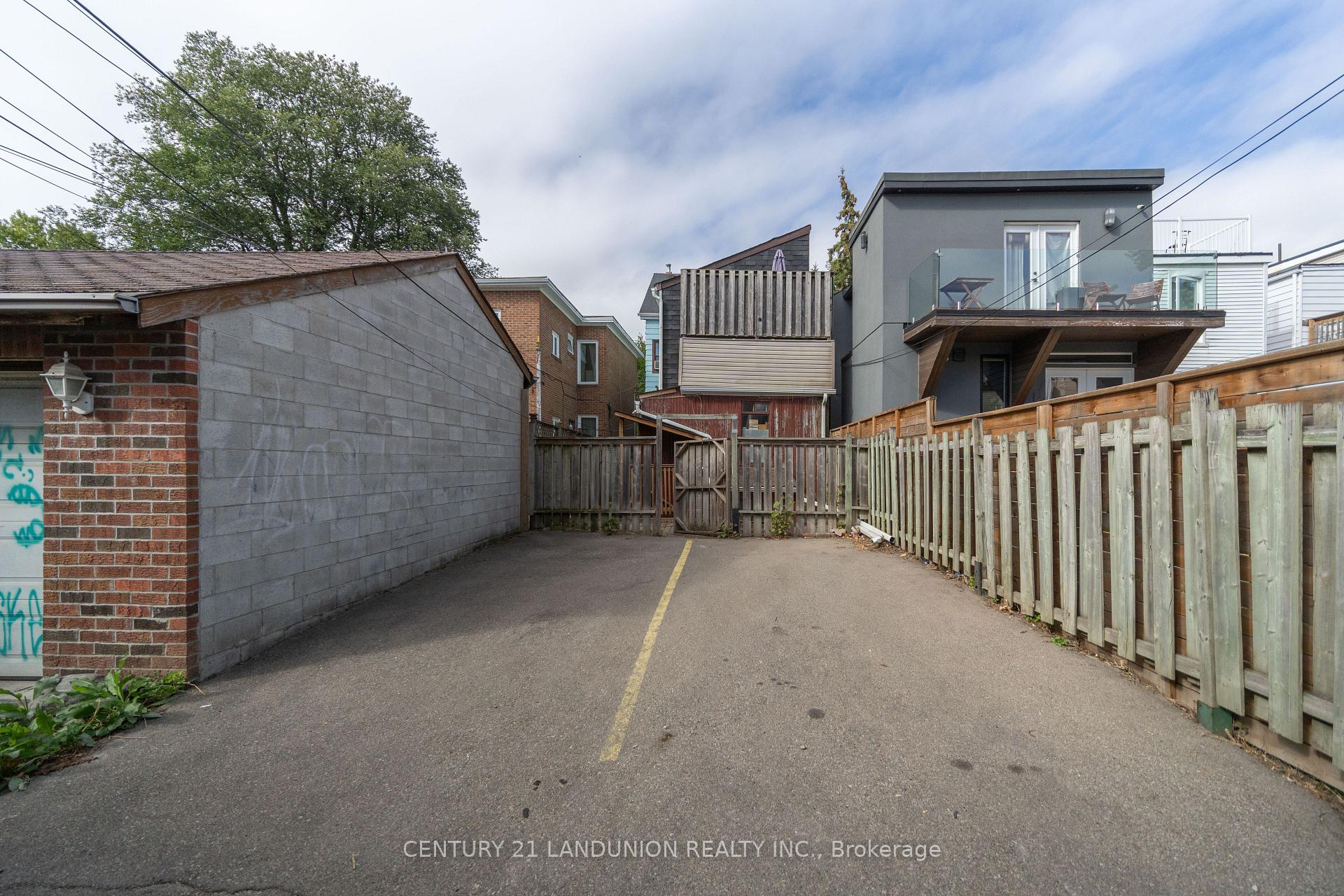 Photo 31 of 133 Galt Avenue, Toronto, South Riverdale — HOMEH