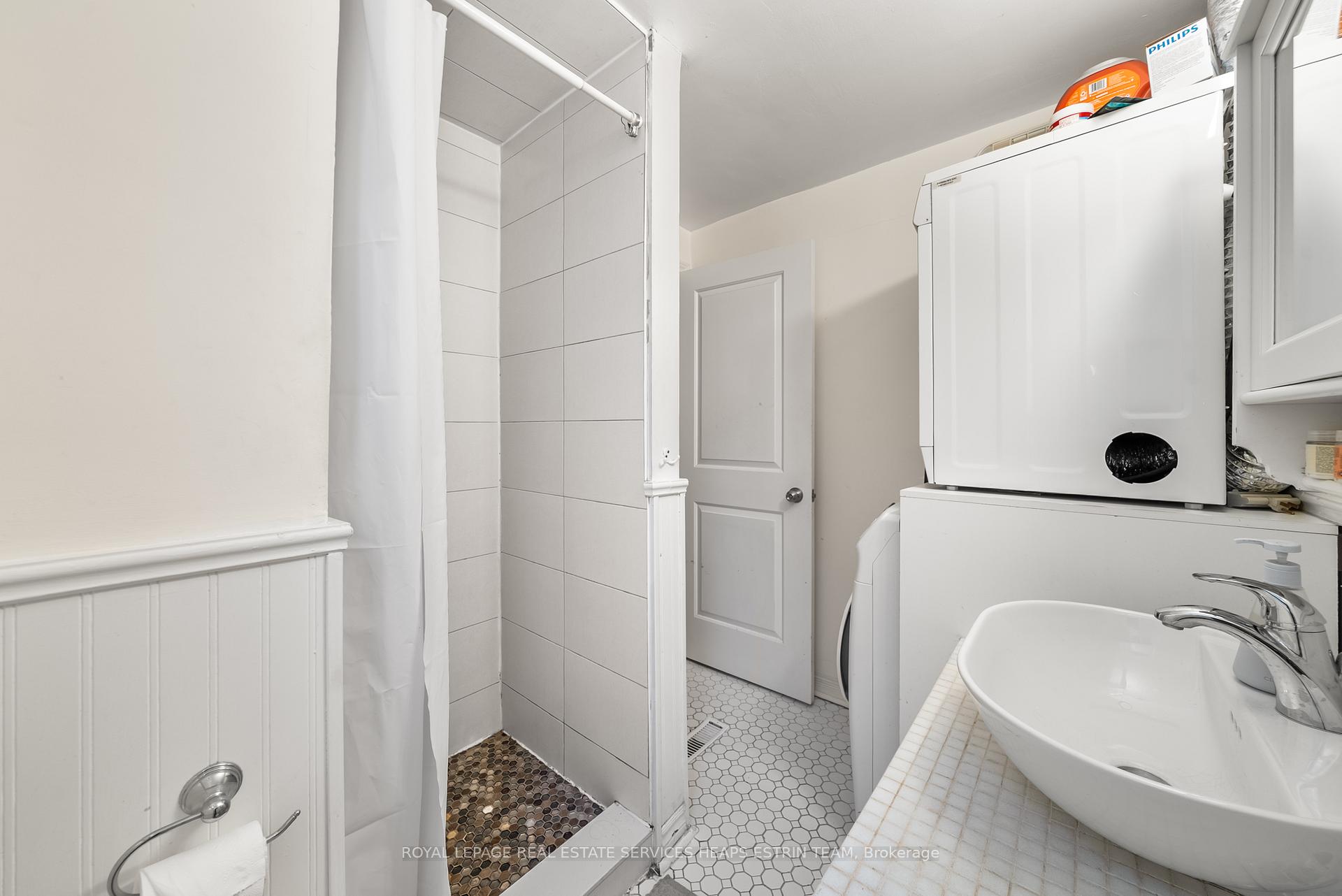 Photo 15 of Unit Upper, 11 Salisbury Avenue, Toronto, Cabbagetown-South St. James Town — HOMEH