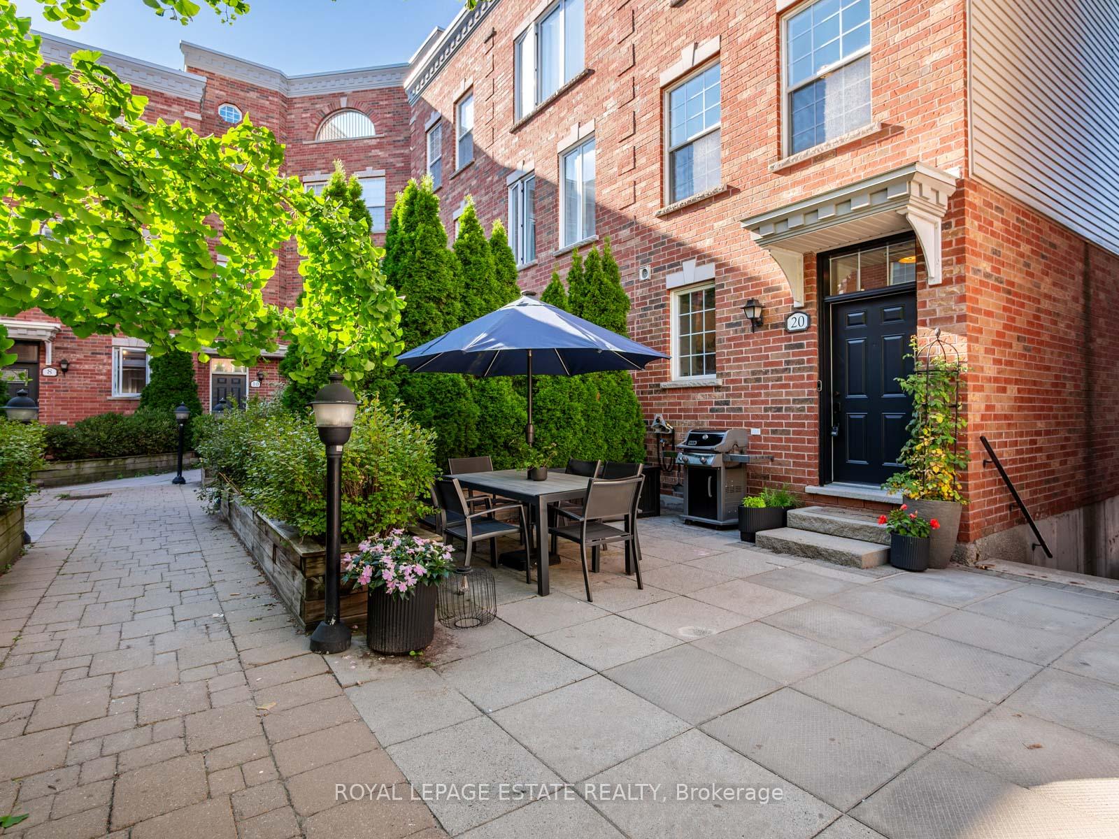 Photo 1 of 20 Fairhead Mews Road, Toronto, East End-Danforth — HOMEH