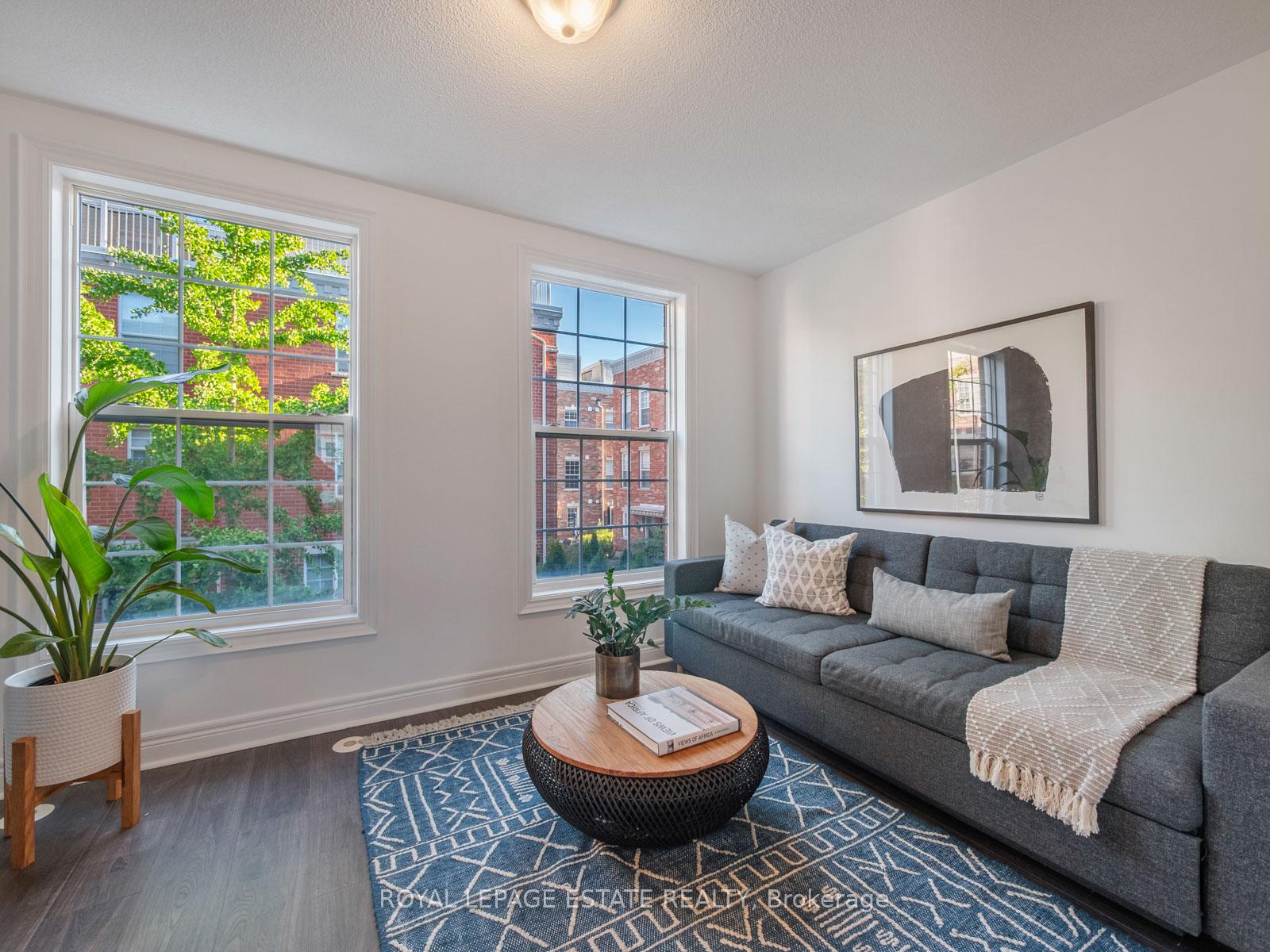 Photo 21 of 20 Fairhead Mews Road, Toronto, East End-Danforth — HOMEH
