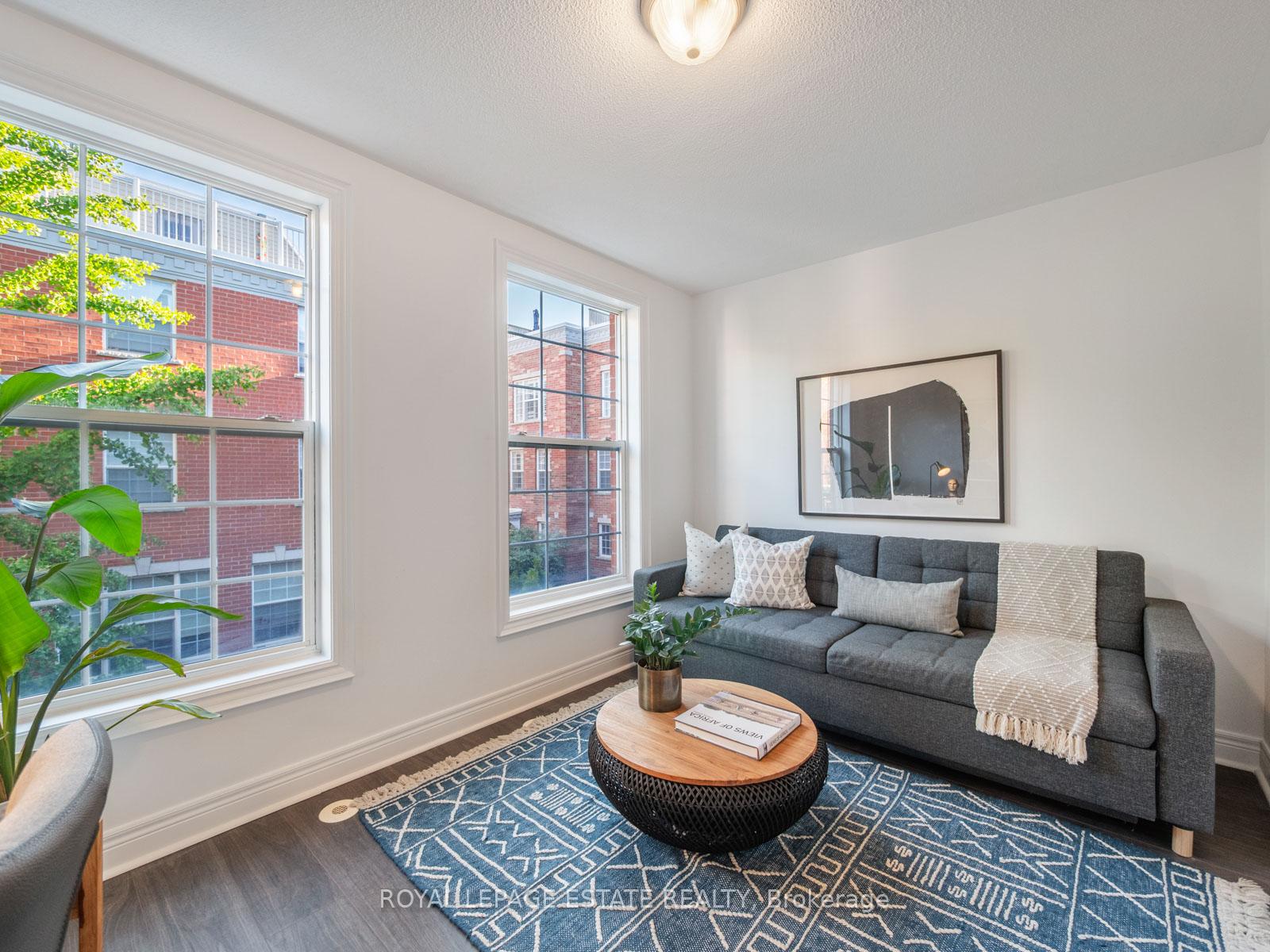 Photo 23 of 20 Fairhead Mews Road, Toronto, East End-Danforth — HOMEH