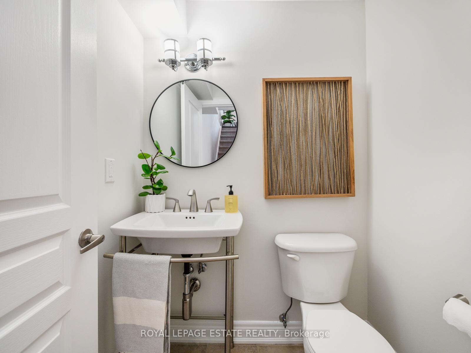 Photo 38 of 20 Fairhead Mews Road, Toronto, East End-Danforth — HOMEH