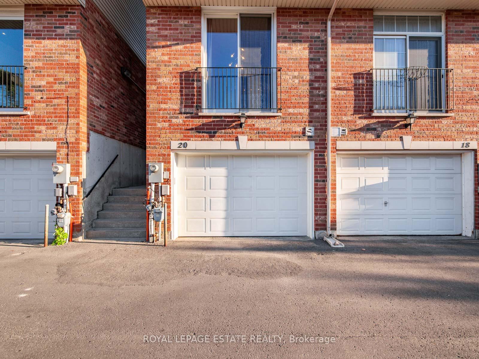 Photo 39 of 20 Fairhead Mews Road, Toronto, East End-Danforth — HOMEH
