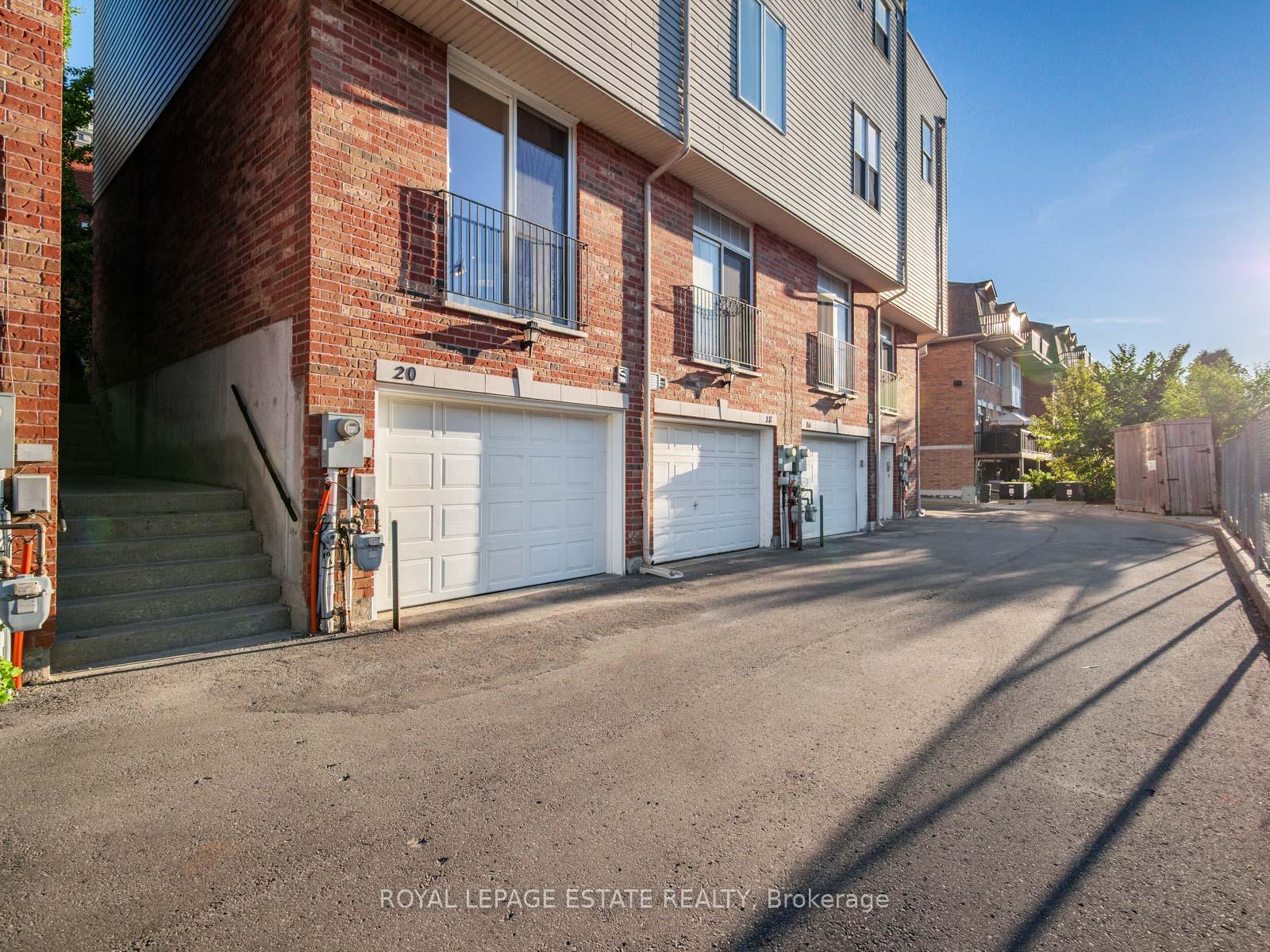 Photo 40 of 20 Fairhead Mews Road, Toronto, East End-Danforth — HOMEH