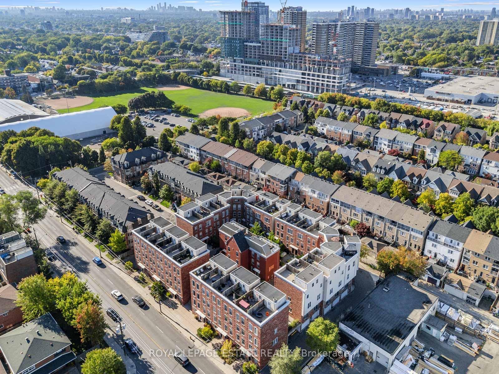 Photo 42 of 20 Fairhead Mews Road, Toronto, East End-Danforth — HOMEH