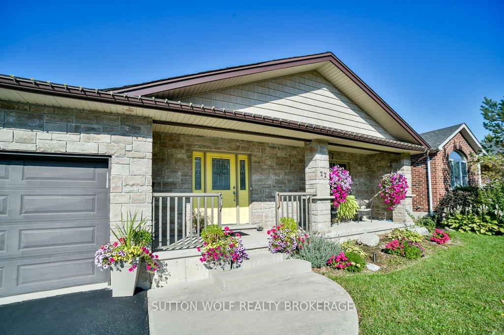 Photo 2 of 22 Pittao Place, Strathroy-Caradoc, NE — HOMEH