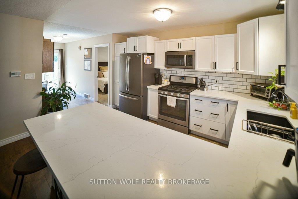 Photo 8 of 22 Pittao Place, Strathroy-Caradoc, NE — HOMEH