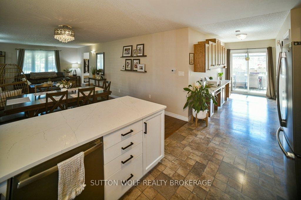 Photo 10 of 22 Pittao Place, Strathroy-Caradoc, NE — HOMEH
