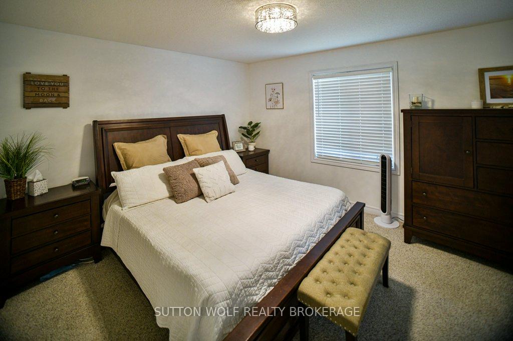 Photo 12 of 22 Pittao Place, Strathroy-Caradoc, NE — HOMEH