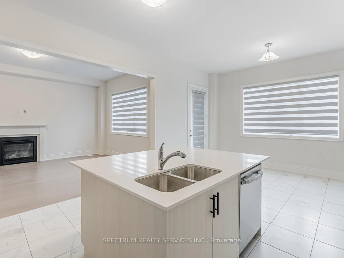 Photo 4 of 21 James Walker Avenue, Caledon, Caledon East — HOMEH
