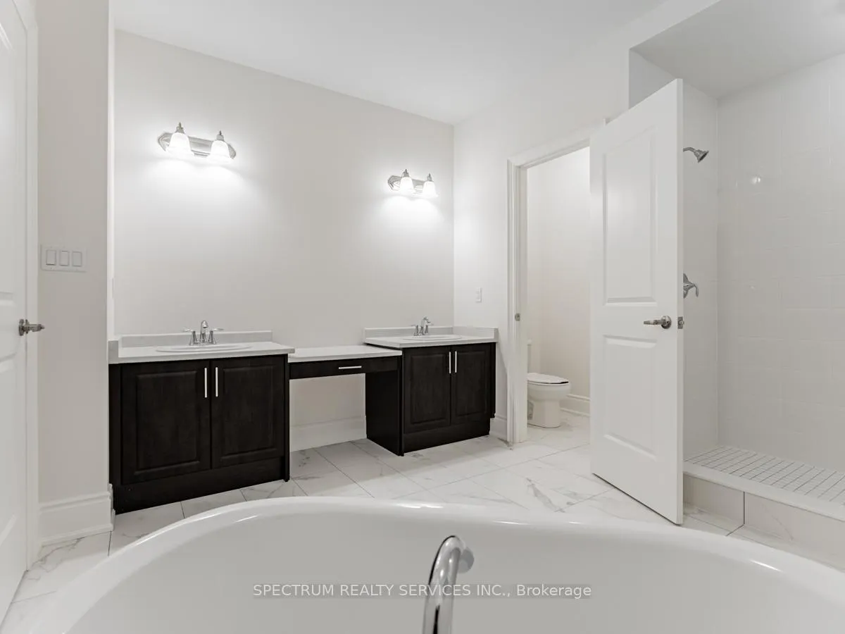 Photo 16 of 21 James Walker Avenue, Caledon, Caledon East — HOMEH