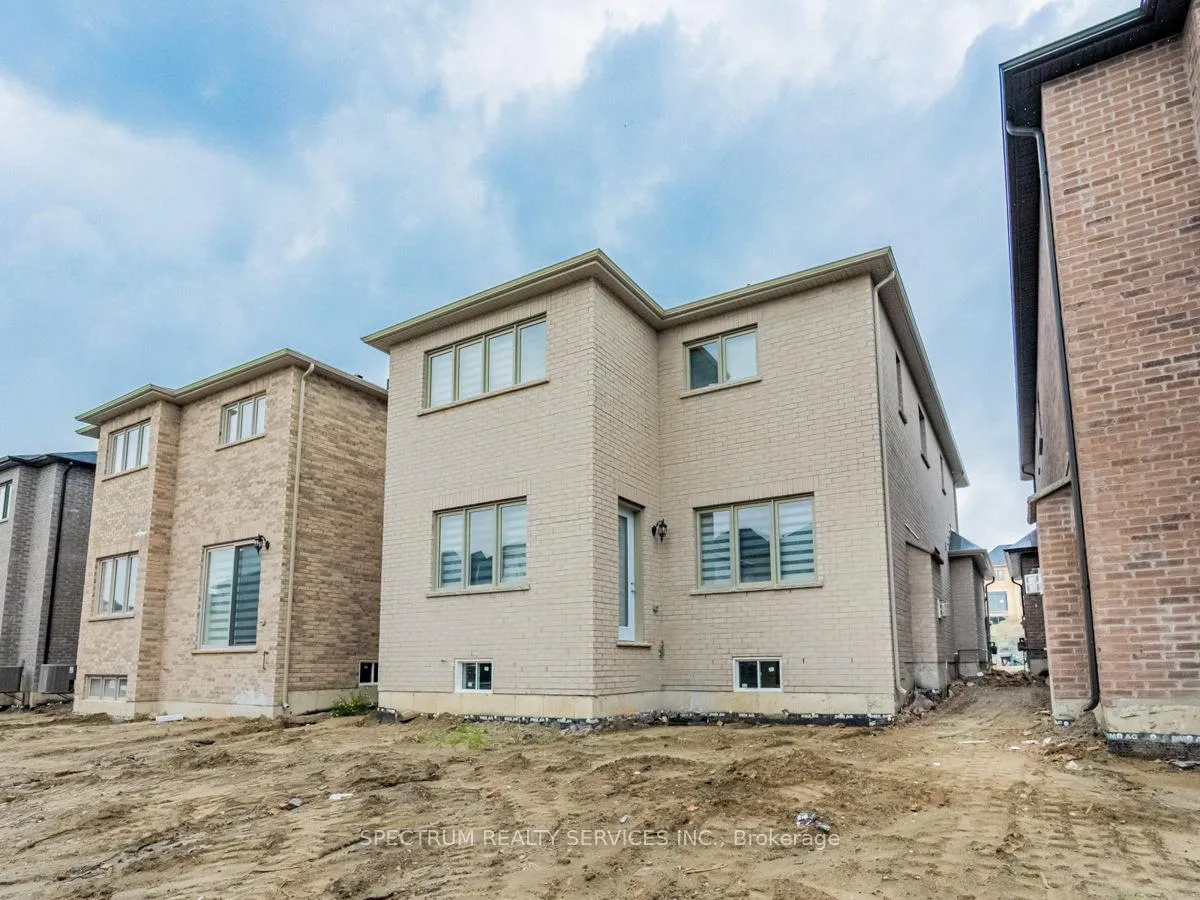 Photo 38 of 21 James Walker Avenue, Caledon, Caledon East — HOMEH