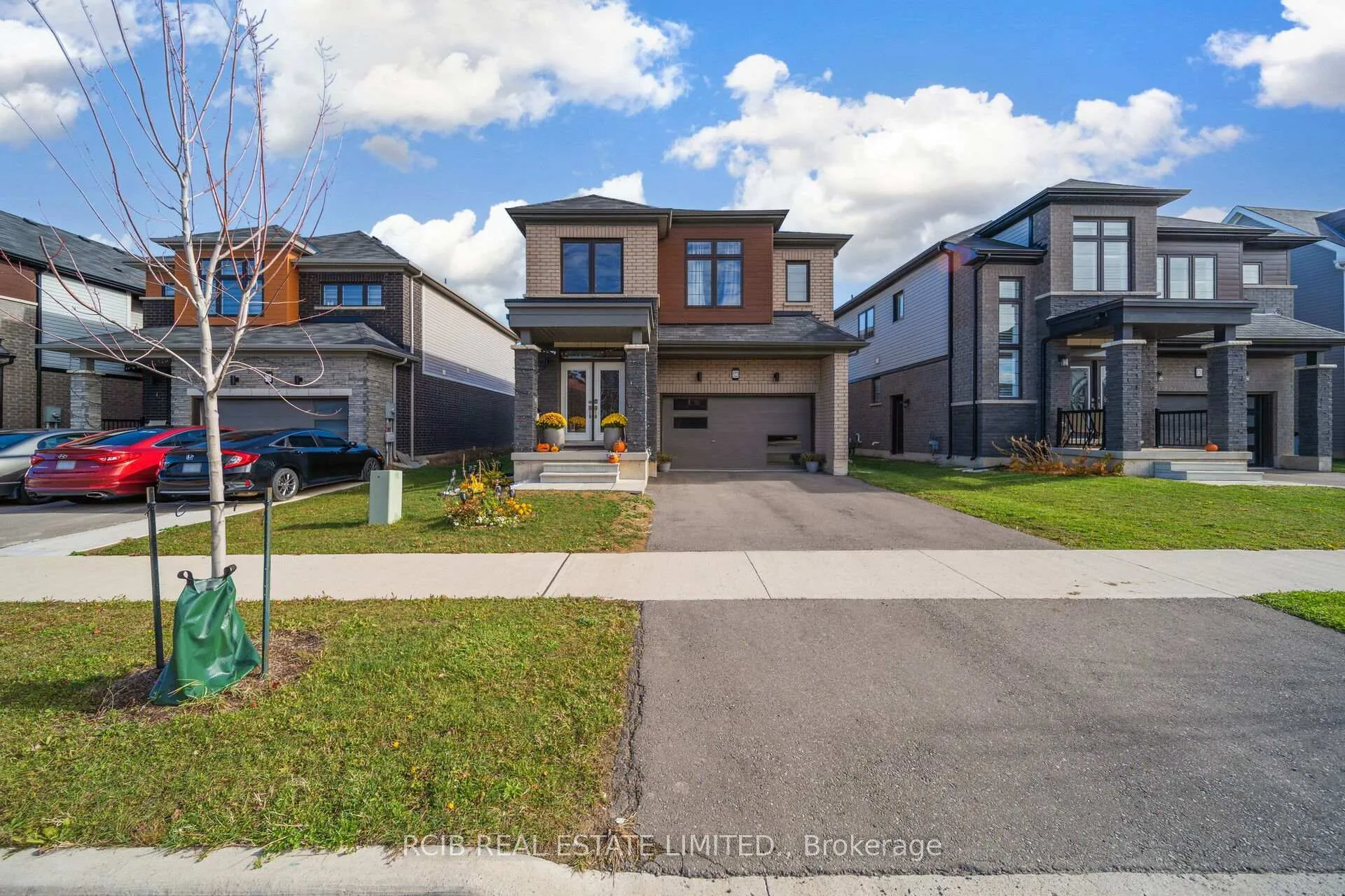 Photo 2 of 522 Barker Parkway, Thorold, Rolling Meadows — HOMEH