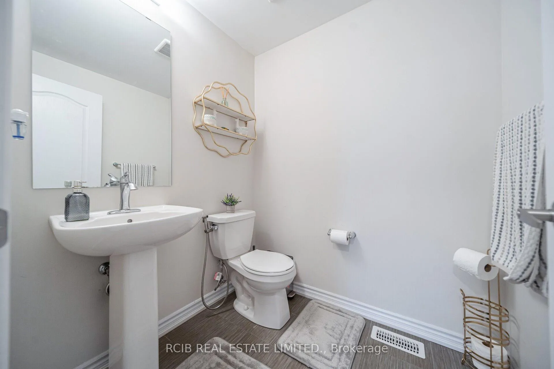 Photo 10 of 522 Barker Parkway, Thorold, Rolling Meadows — HOMEH
