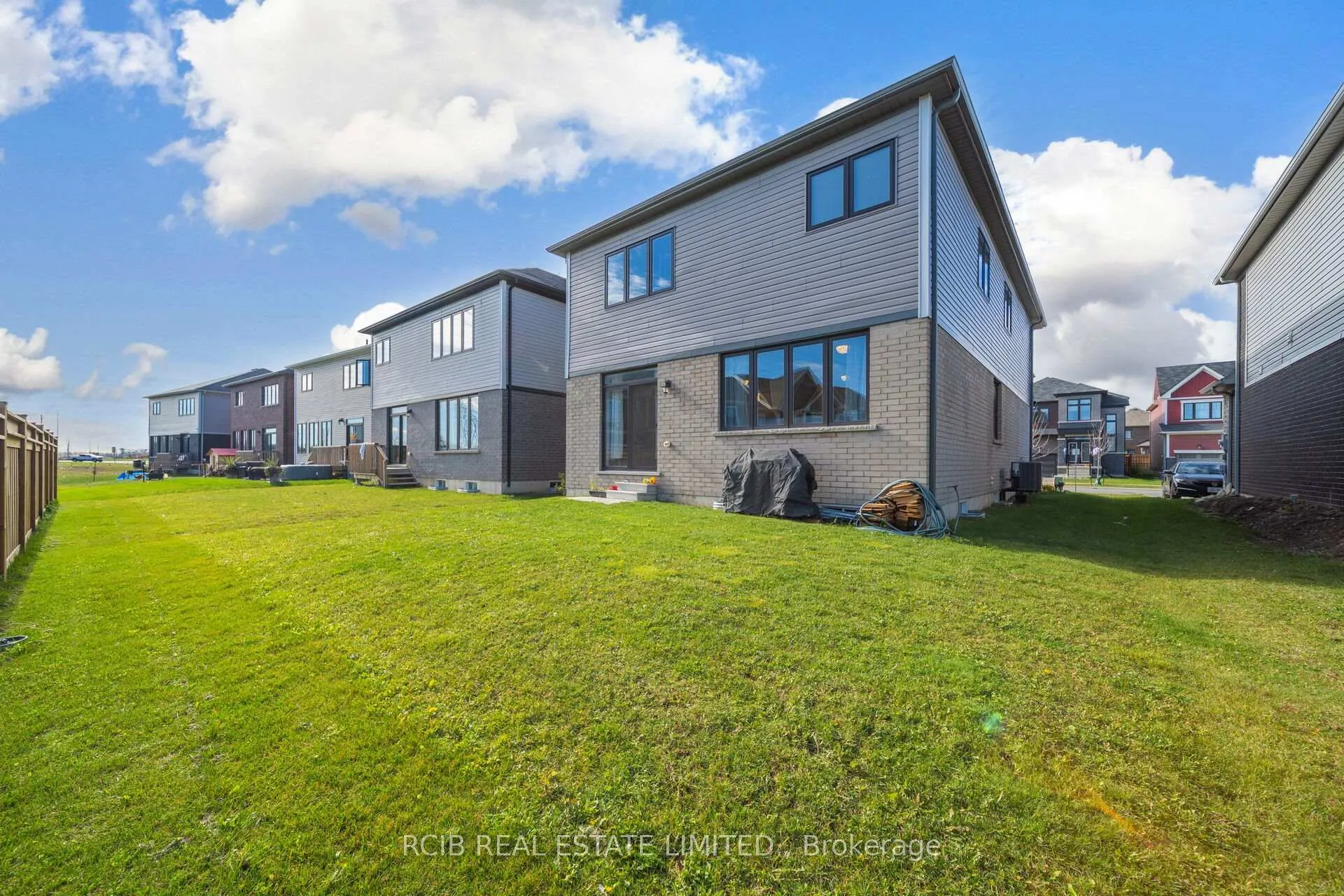 Photo 49 of 522 Barker Parkway, Thorold, Rolling Meadows — HOMEH