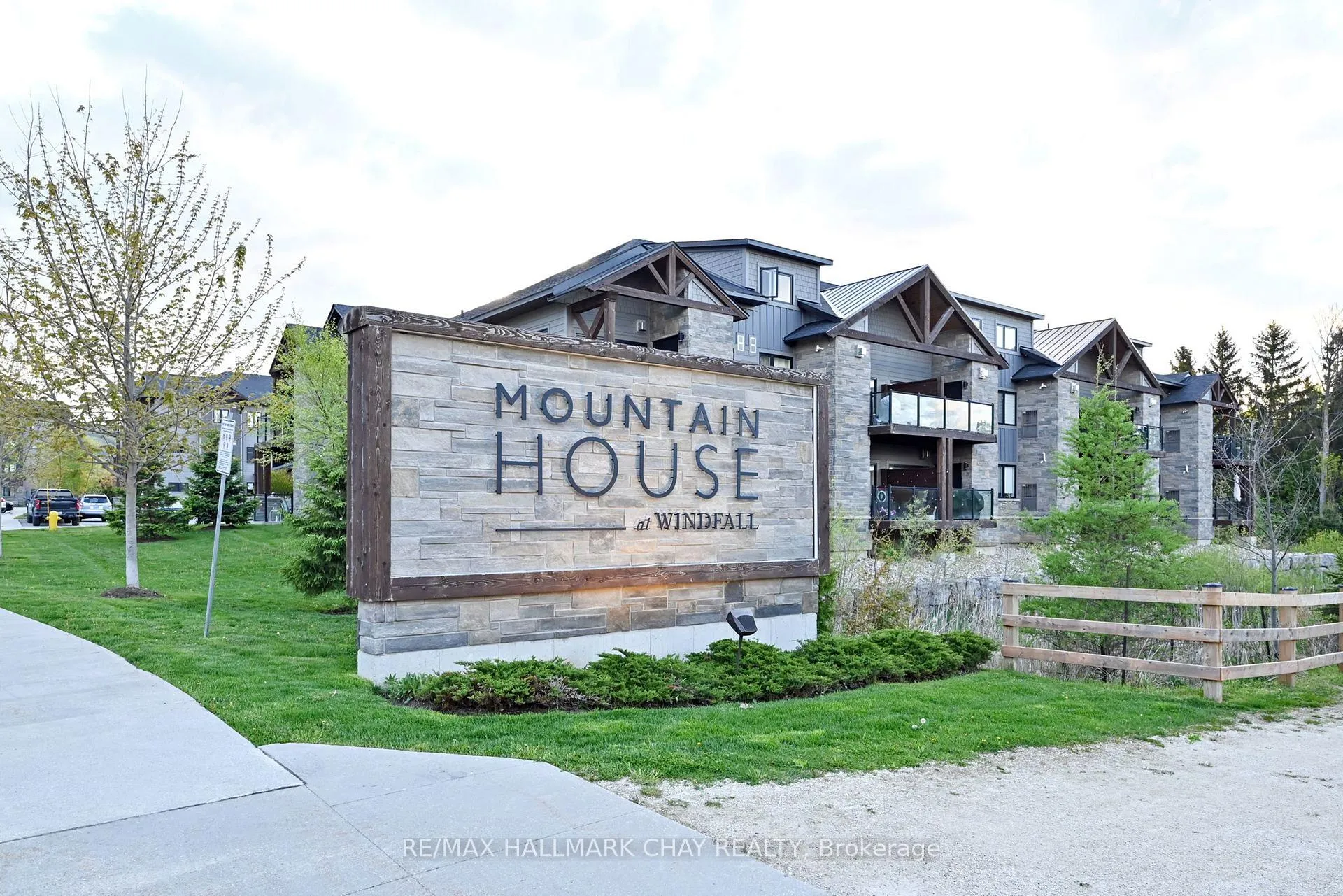 Front of Unit 105, 18 Beckwith Lane