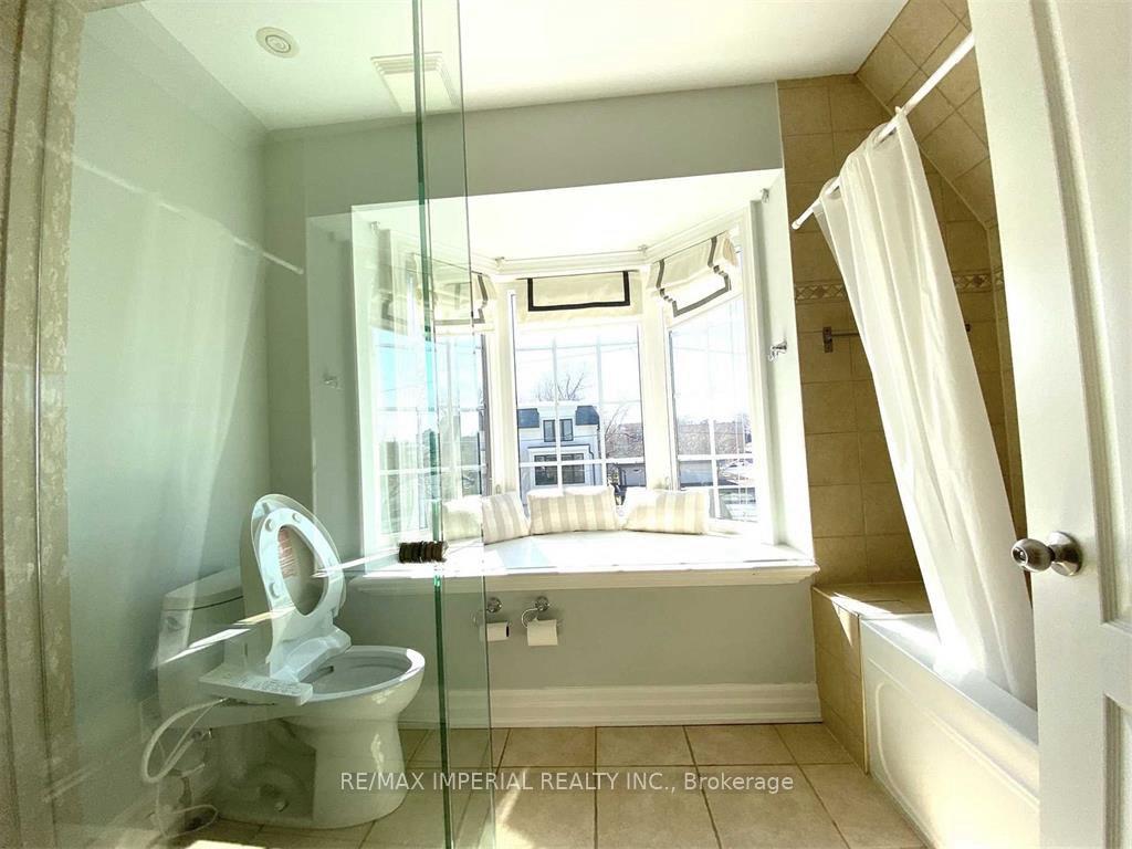 Photo 24 of 448 Glengrove Avenue W, Toronto, Bedford Park-Nortown — HOMEH