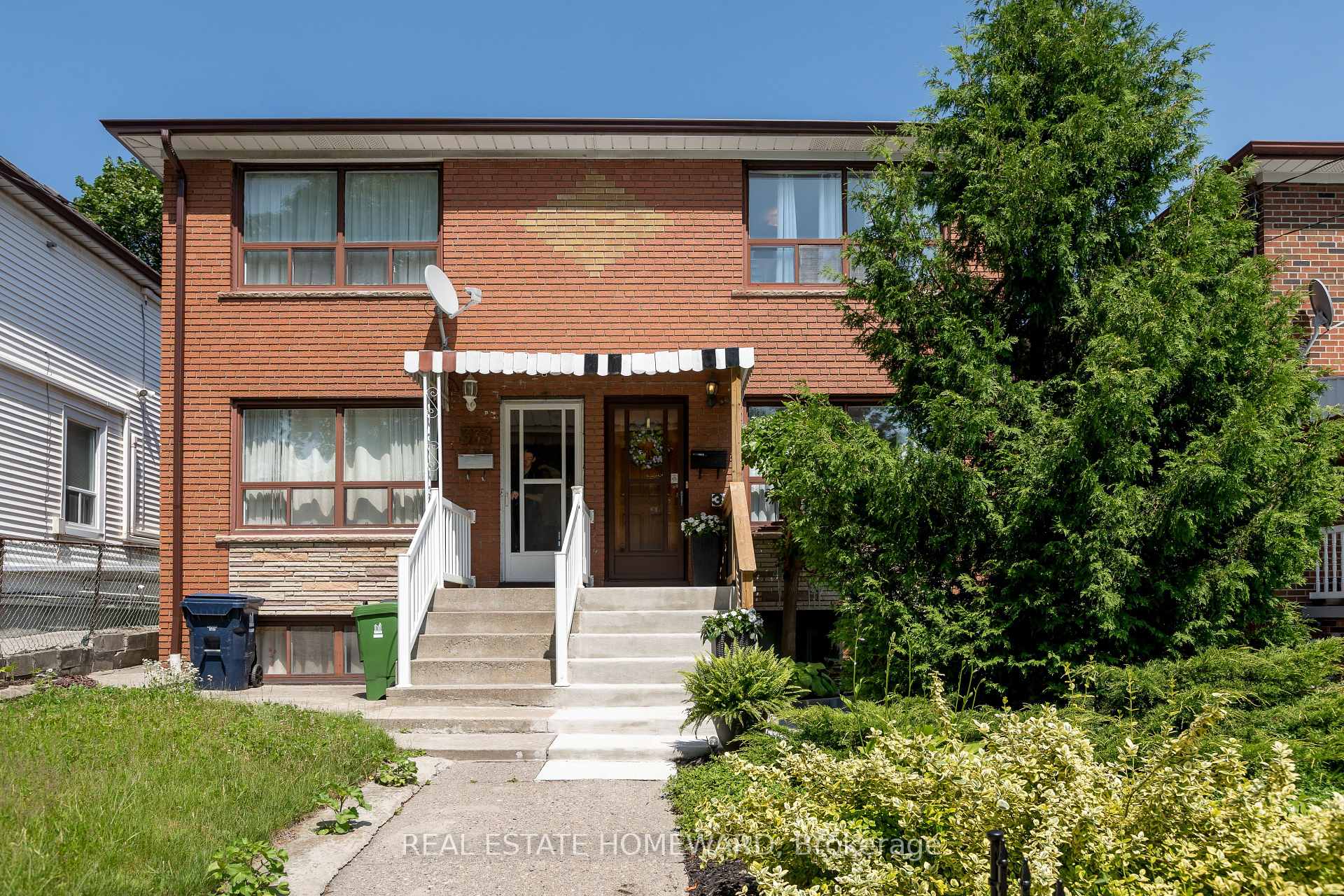 Photo 2 of 331 Rhodes Avenue, Toronto, Greenwood-Coxwell — HOMEH