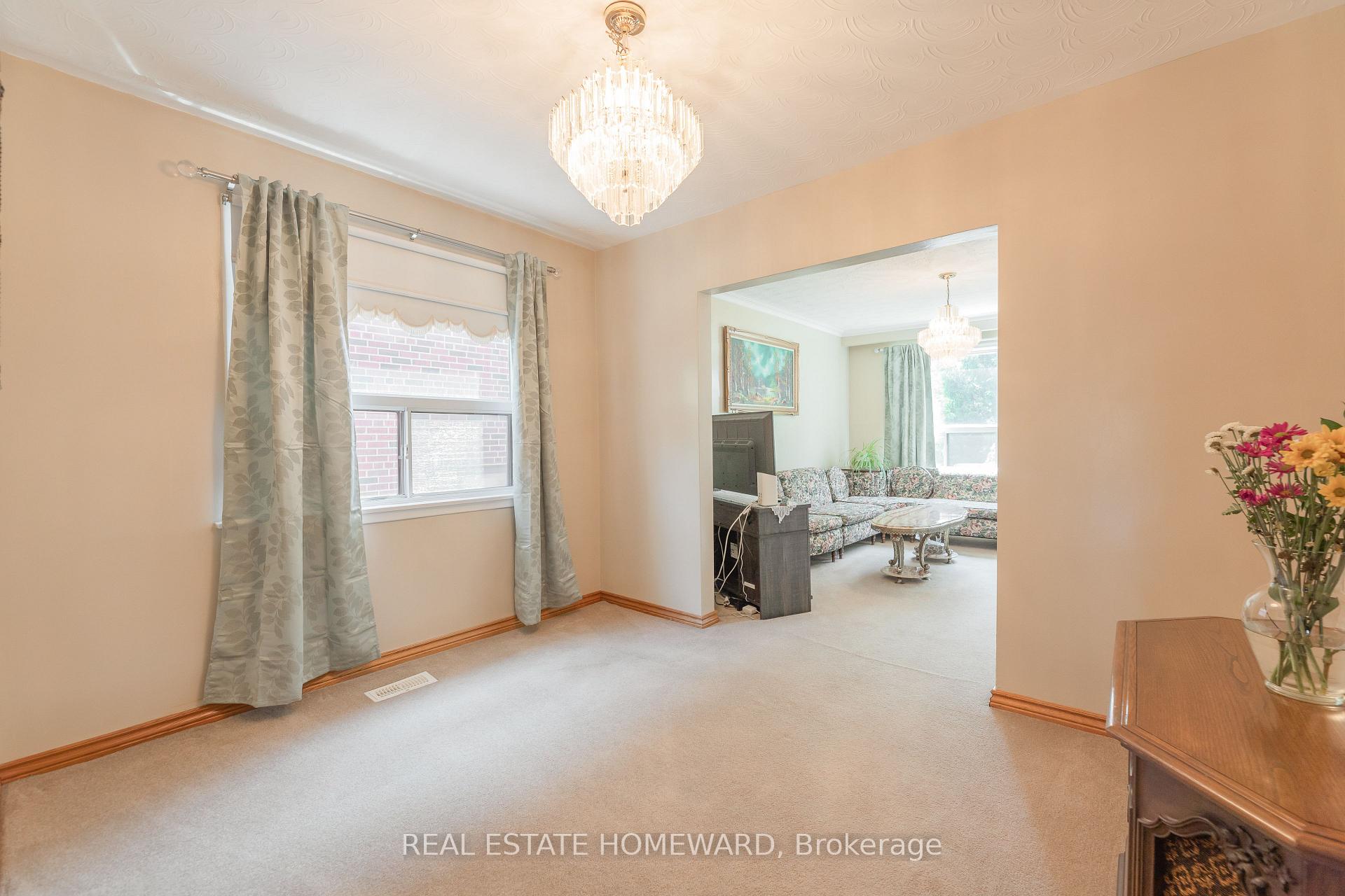 Photo 10 of 331 Rhodes Avenue, Toronto, Greenwood-Coxwell — HOMEH