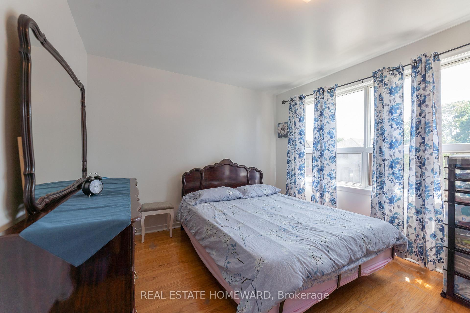 Photo 20 of 331 Rhodes Avenue, Toronto, Greenwood-Coxwell — HOMEH