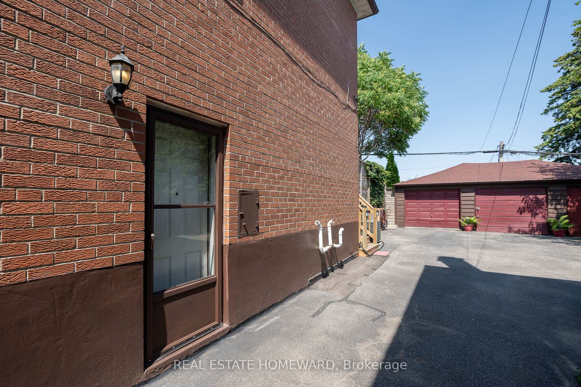 Photo 25 of 331 Rhodes Avenue, Toronto, Greenwood-Coxwell — HOMEH