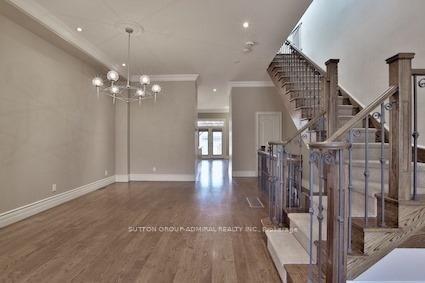 Photo 8 of 39 Taunton Road, Toronto, Mount Pleasant East — HOMEH